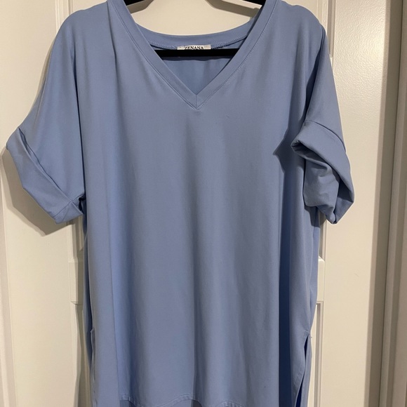 Zenana Boutique blue v neck tshirt Large - Picture 1 of 3